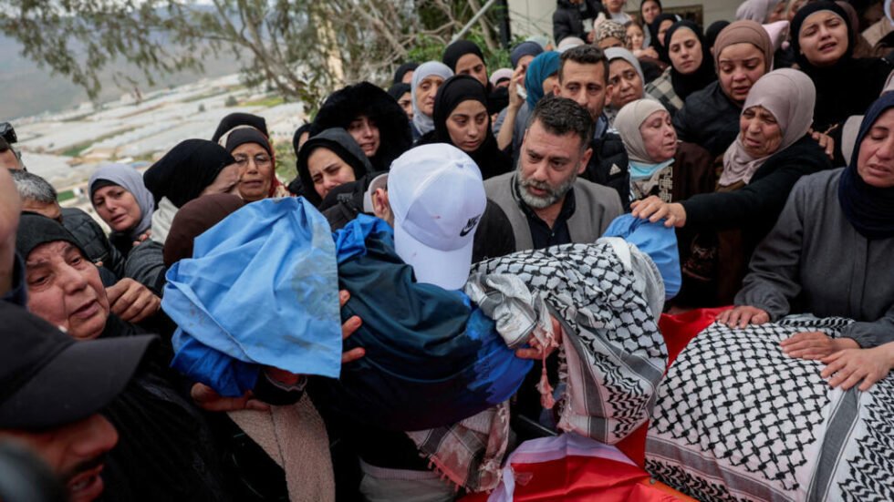 ¿Qué se sabe de la pareja palestina y dos niños que fuerzas israelíes mataron a tiros en Cisjordania?