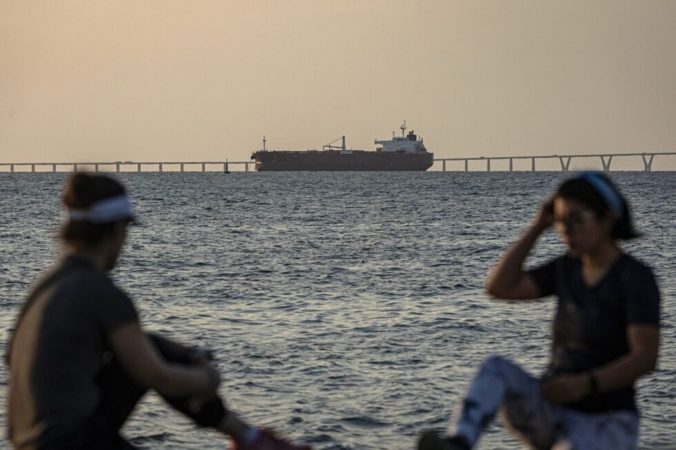 Vender al mejor postor: así se fija el precio en el multimillonario mercado del petróleo