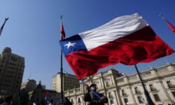 Chile traslada el costo del petróleo a los ciudadanos y desata el enojo social