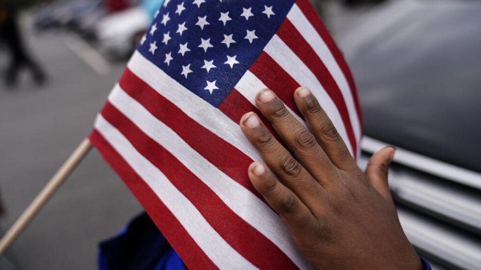 ¿Se acabará la ciudadanía por nacimiento en EE. UU. como quiere Trump?: la decisión llega al Supremo