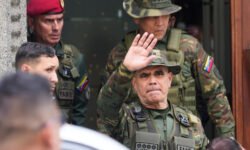 ¿Qué significa la salida de Vladimir Padrino López, el poderoso ministro de Defensa de Maduro?