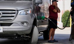 En medio de la guerra, Trump apunta al etanol para bajar el precio de los combustibles