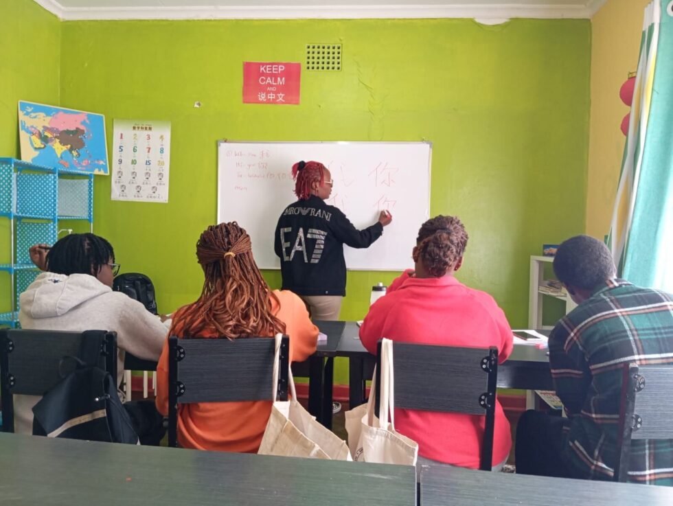 Mandarín y becas universitarias: así teje China su influencia en África a través de la educación