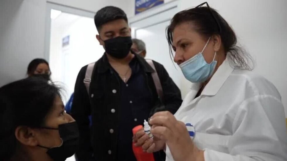 Avanza el retiro de médicos cubanos de Guatemala tras el cierre de misiones médicas