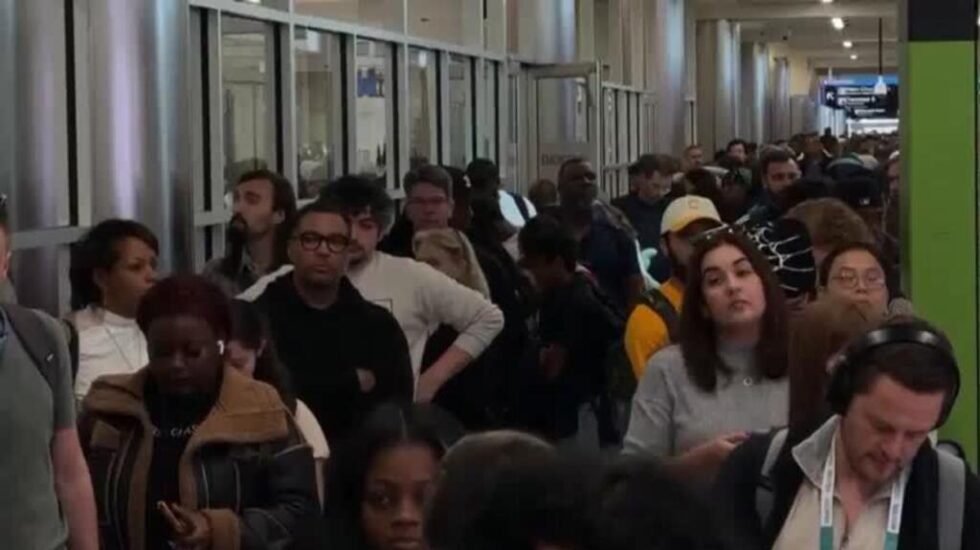 Donald Trump despliega agentes del ICE en aeropuertos de Estados Unidos