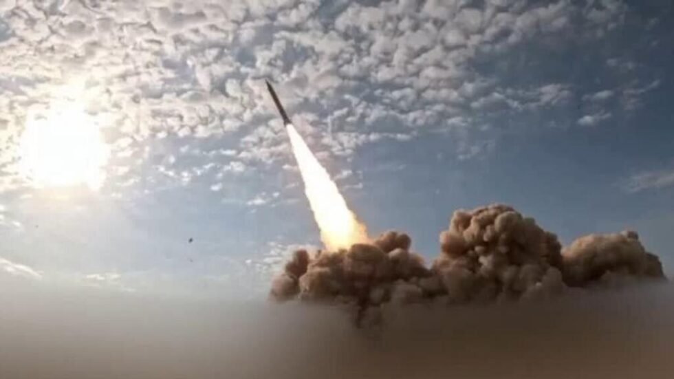 Trump asegura que Irán "está rogando por un acuerdo" mientras Teherán niega diálogos