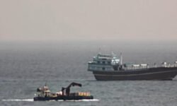 Trump amplía ultimátum a Irán para reapertura del estrecho de Ormuz; Teherán busca implementar peaje