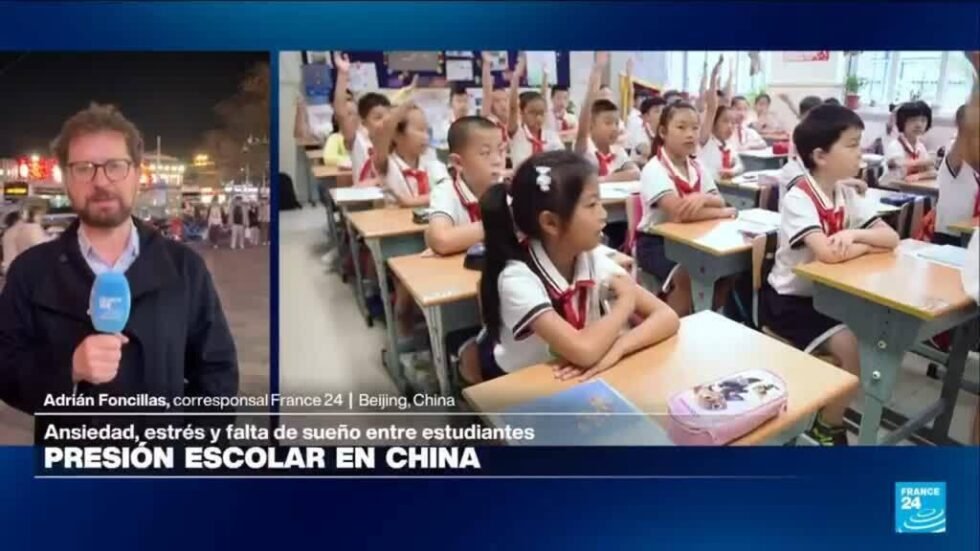 China anuncia cambios en sistema educativo para proteger a estudiantes contra ansiedad y suicidio