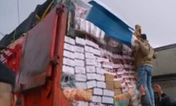 Convoy humanitario brinda ayuda a las familias atrapadas en la guerra en Líbano