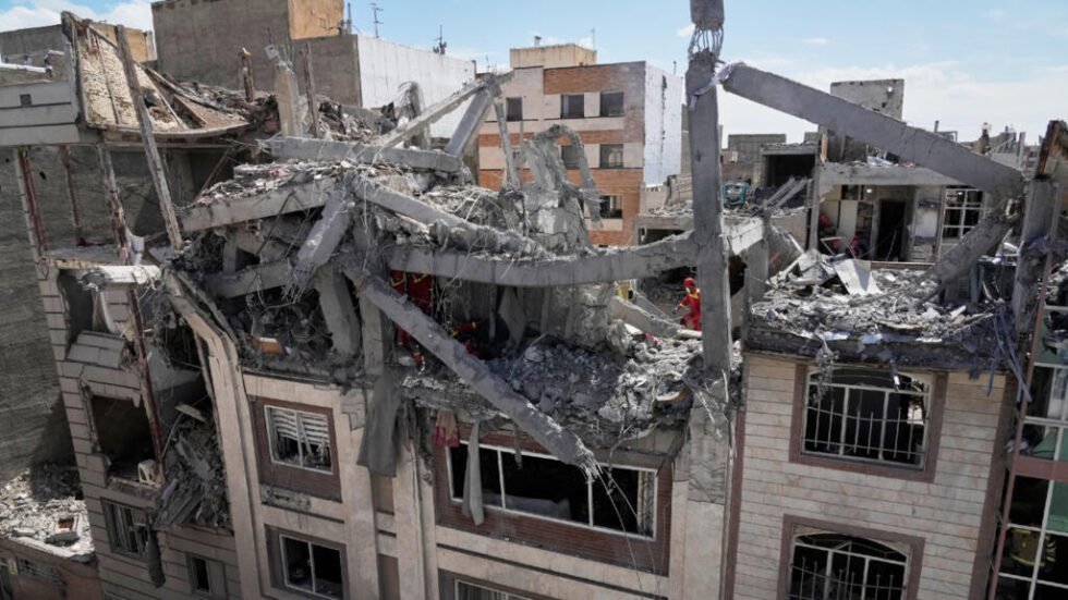 Un mes de guerra en Medio Oriente: destrucción, diplomacia estancada y escalada impredecible