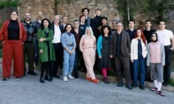 El Grec y el Lliure se alían para celebrar el 50º aniversario de ambos con una producción de ‘La ópera de los tres centavos’ de Brecht y Weill