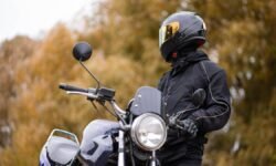 5 cascos integrales para la moto que cuestan menos de 80€ y son top ventas