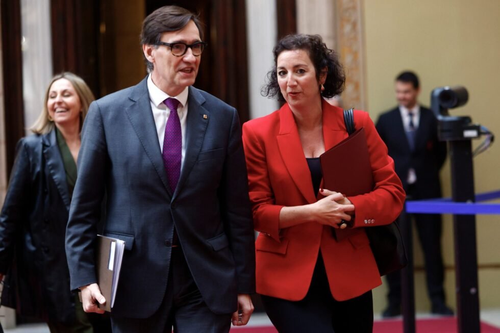 La Generalitat aprueba gastar casi 6.000 millones más para ganar tiempo en la negociación con ERC