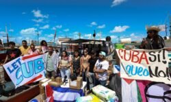 Pablo Iglesias, Gerardo Pisarello y Javier Sánchez Serna viajan a Cuba para entregar 20 toneladas de ayuda humanitaria