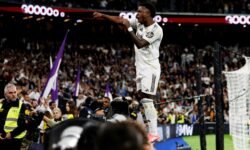 Vinicius quiere que siga la Liga y decanta con un doblete el triunfo del Madrid ante el Atlético