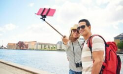 Adiós a las fotos borrosas: palos ‘selfie’, trípodes y ‘gimbals’ en oferta para tus vacaciones de Semana Santa