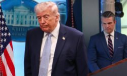 Trump recula y amplía al martes su ultimátum a Irán, mientras Teherán rechaza pactar solo un alto el fuego