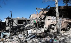 Al menos 18 muertos en bombardeo en Alborz, según medios estatales iraníes
