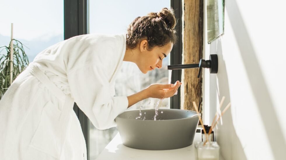 Por qué este aceite desmaquillante coreano es el más vendido en Amazon y triunfa en la doble limpieza