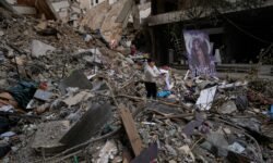 Última hora de la guerra de Estados Unidos e Israel contra Irán, en directo | Las negociaciones de paz entre EE UU e Irán, en el aire tras la intercepción de un barco iraní en Ormuz