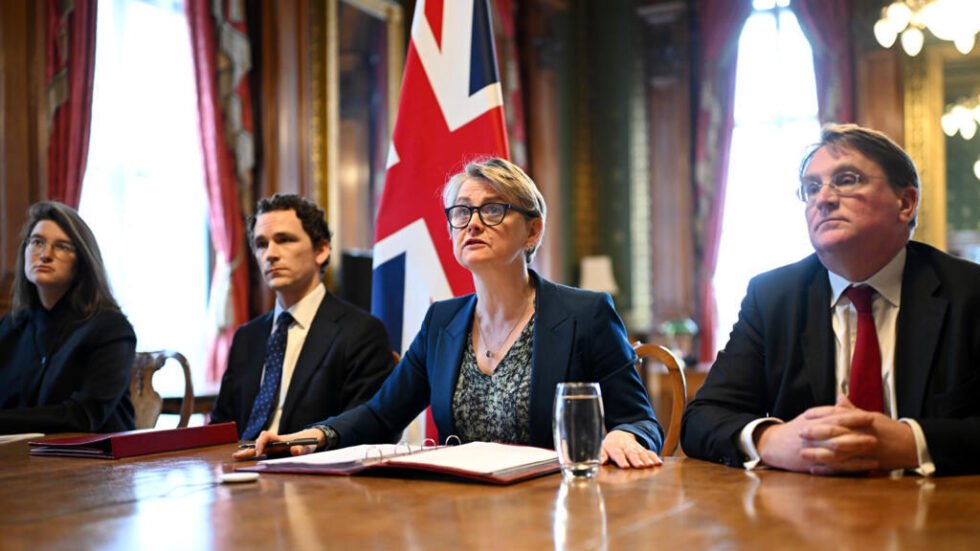 Coalición de 40 países presiona a Irán para que reabra el estrecho de Ormuz