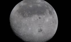 De vuelta a la Luna: Artemis II alcanza distancia récord de la Tierra y contempla la cara oculta del satélite