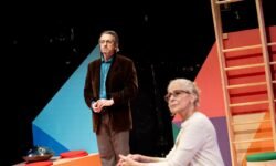 Montse Guallar y Ramon Madaula, abuelos de excepción en una comedia que reflexiona sobre los modelos educativos