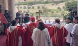 Patriarca latino anuncia celebraciones pascuales a puerta cerrada en Jerusalén