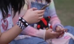 Australia abre investigación a redes sociales por violar ley de prohibición a menores de edad