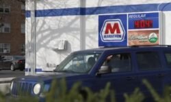 Precios del combustible en EE. UU. superan los 4 dólares por galón por primera vez desde 2022