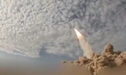 Irán exhibe su arsenal mientras Trump dice estar cerca de terminar sus objetivos