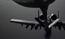 EE. UU. e Irán buscan piloto tras derribo de aviones estadounidenses