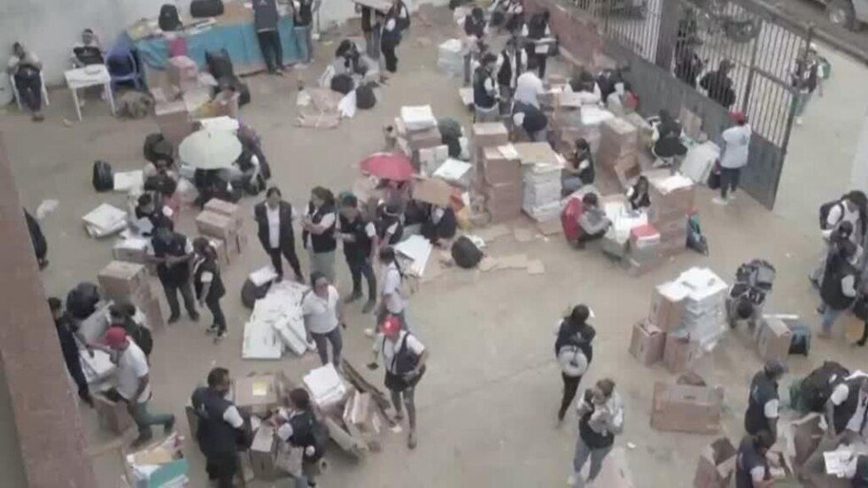 Keiko Fujimori y Roberto Sánchez lideran resultados de las elecciones en Perú