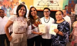 Presentan en Tulum el libro “Tulum, Tierra y Manglar” del escritor maya David Manances Tah Balam, en un evento encabezado por Mara Lezama que resalta la cultura y raíces del estado.