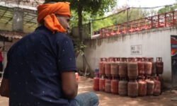 Guerra en el Golfo desata crisis de gas en India: ‘No puedo cocinar para mis hijos y tienen hambre’