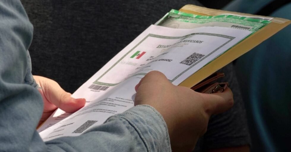 Gobierno pondrá leyenda de desaparición en CURP para evitar robo de identidad