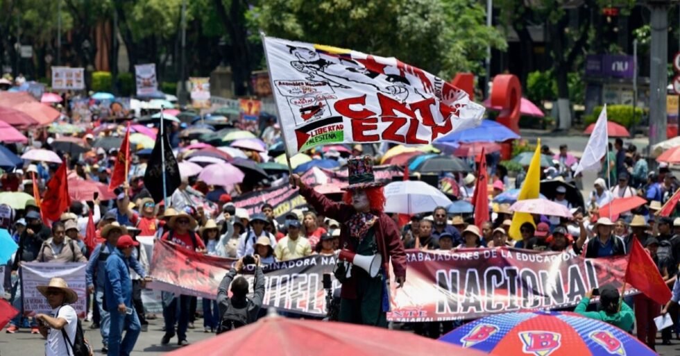 Martí Batres pactó con CNTE cancelar reforma de EPN... ahora vuelve a la negociación por Mundial