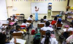 Tras fallo de la SCJN, Profeco aclara qué pueden cobrar y qué no las escuelas privadas