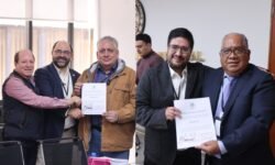 INE entrega constancias que acreditan a Somos México y PAZ como nuevos partidos políticos