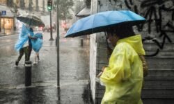 Autoridades alertan por fuertes lluvias en 12 estados durante el fin de semana