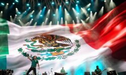 "La justicia no tiene madre": Caifanes dedica noche a buscadoras de desaparecidos en México