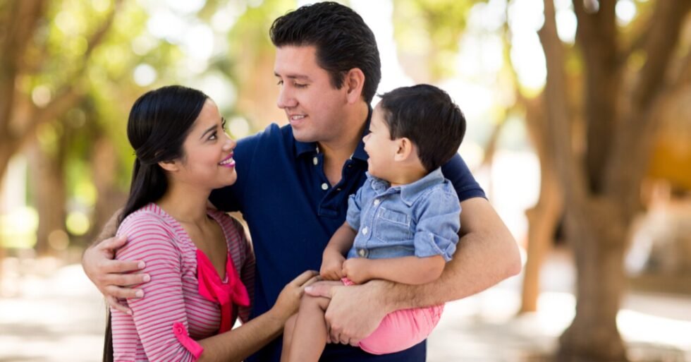 ¿Puedes poner primero el apellido de la mamá en el acta de nacimiento? Los estados donde lo permiten