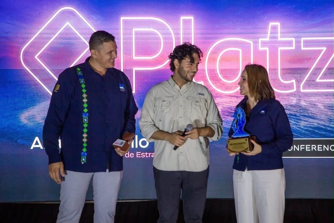 Participantes durante la presentación de Platzi en Global Connect Networking.
