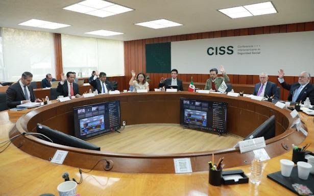 Sesión del Consejo Técnico del IMSS sobre el proyecto de hospital para Cozumel.
