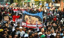 Marcha del 2 de octubre arranca en CDMX; se registra confrontación en Metro Tlatelolco