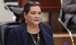Taddei se aferra a la presidencia del INE: Tras exigencias de renuncia, afirma a Consejeros que sigue en el cargo
